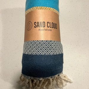 Sand cloud towel